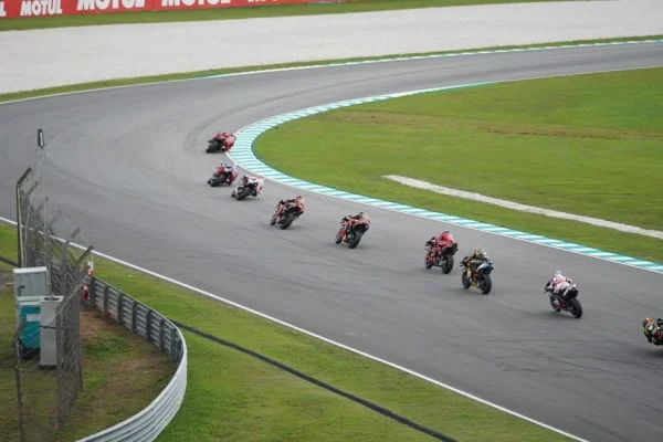 巴尼亚亚MotoGP印尼站强势夺冠,杜卡迪提前锁定厂商年度冠军